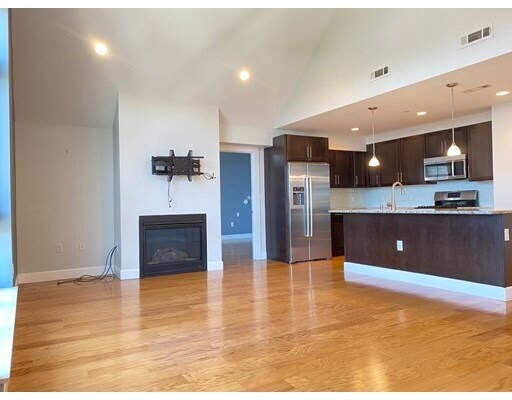 Building Photo - 1501 Commonwealth Ave