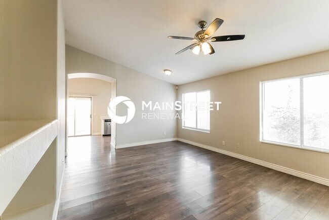Building Photo - 3 Bedroom Pet-Friendly Home in Avondale, AZ with Main Street Renewal