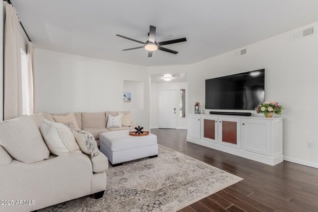 Foto del edificio - 15252 N 100th St