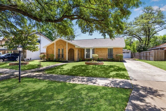 Foto del edificio - 12315 Whittington Dr