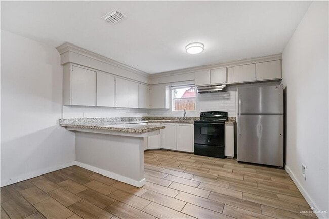 Building Photo - 819 S 16th St