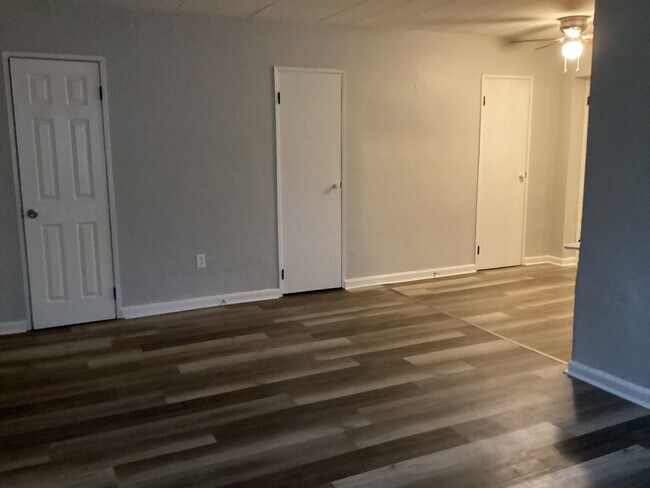 Foto del edificio - WES - 336-340 Meyer Ave.