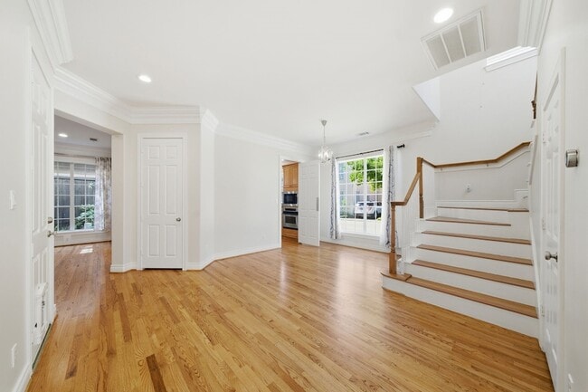 Building Photo - 3243 N Pemberton Cir Dr