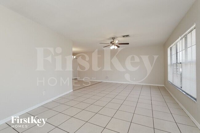 Building Photo - 17560 Oriole Rd