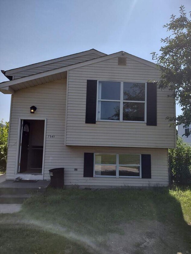 Primary Photo - AVAILABLE NOW! - 7545 Old Stage Rd, Glen B...