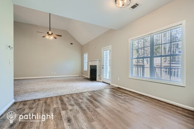 Foto del edificio - 126 Freeman Forest Drive