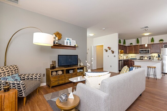 Building Photo - Oakcliff Apartments