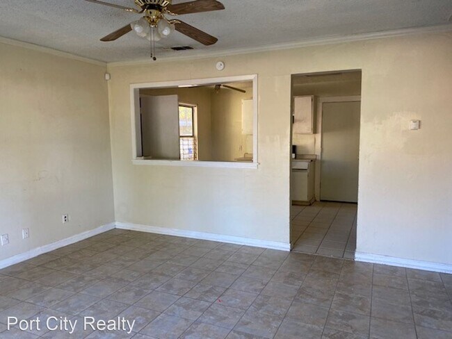 Building Photo - 3 br, 1 bath House - 3061 Amherst St.