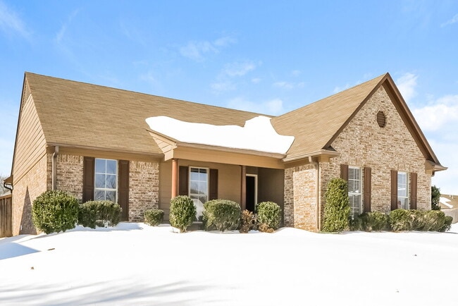 Building Photo - 8213 Park Pike