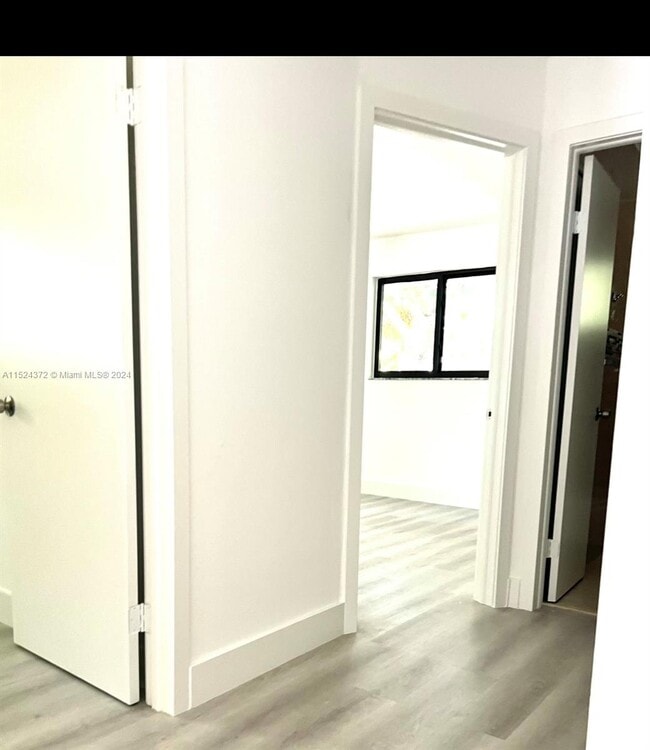 Building Photo - 325 Menores Ave
