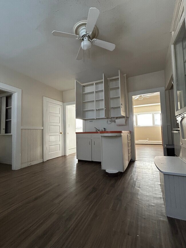 Foto del edificio - 909 Centre St