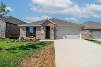 Building Photo - 10505 Breezeway Dr