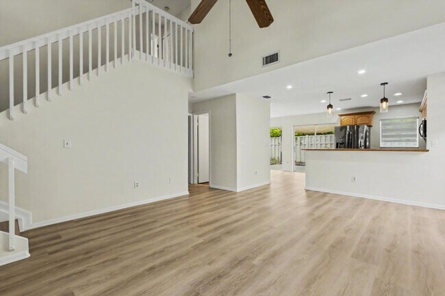 Foto del edificio - 9825 NW 2nd Ct