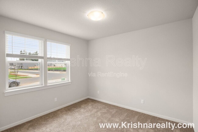Building Photo - 1004 S 31st Ave