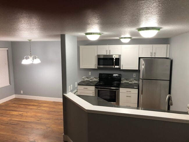 Foto del edificio - 748 NE Oak Place