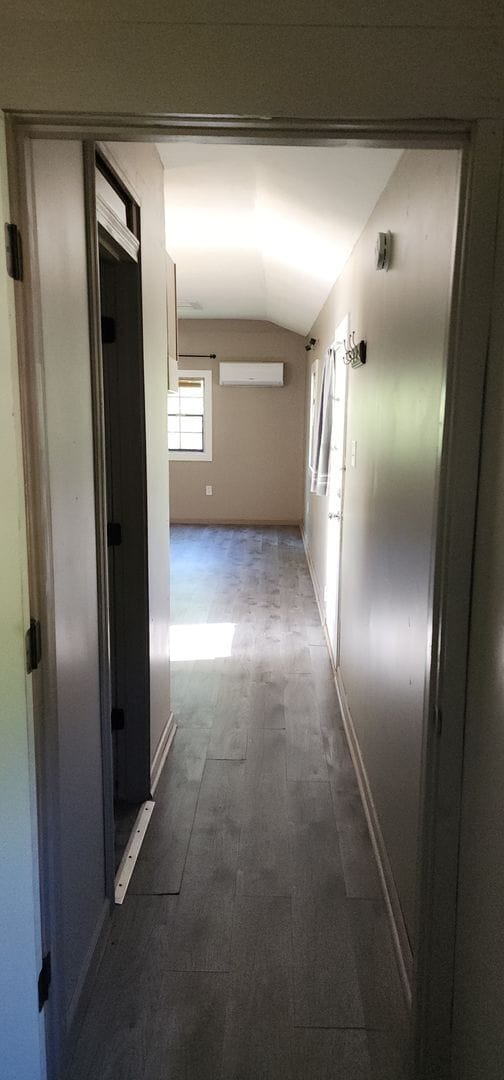 Building Photo - 1  BEDROOM AND 1 BATH TINY HOME / ALL UTIL...