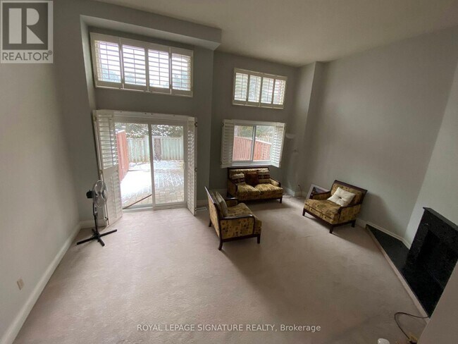 Photo du bâtiment - 4230-4230 Fieldgate Dr