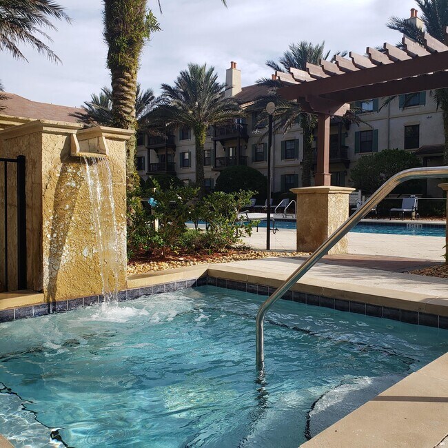 Foto del edificio - 945 Registry Blvd