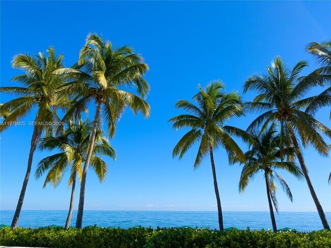 Foto del edificio - 781 Crandon Blvd