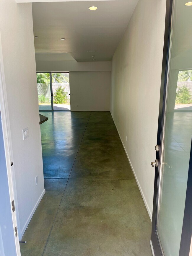 Building Photo - 262 Breeze Loop