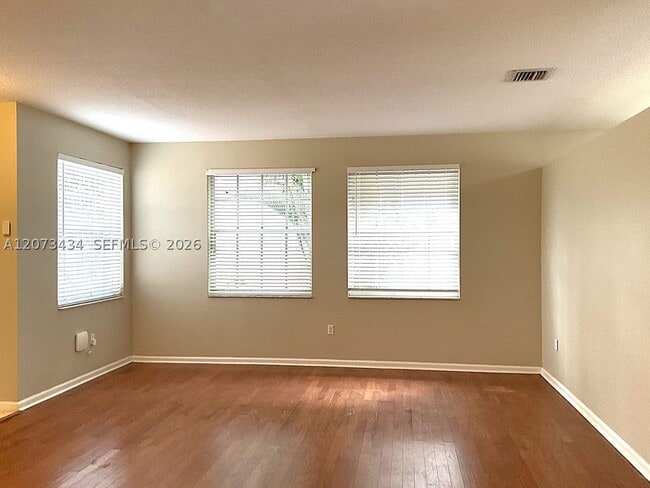 Building Photo - 1560 Fiddlewood Ct