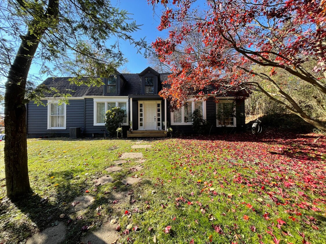 Foto principal - 10121 Perry Hwy