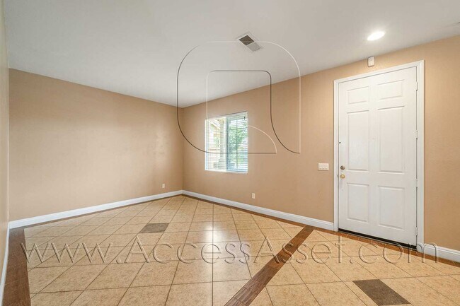 Foto del edificio - Captivating 3 bed/2.5 Bath Home In Beautif...