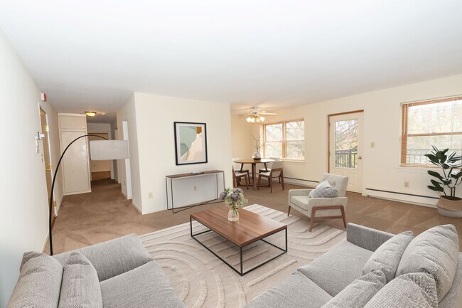 Foto del edificio - 2920 Dean Parkway Apartments
