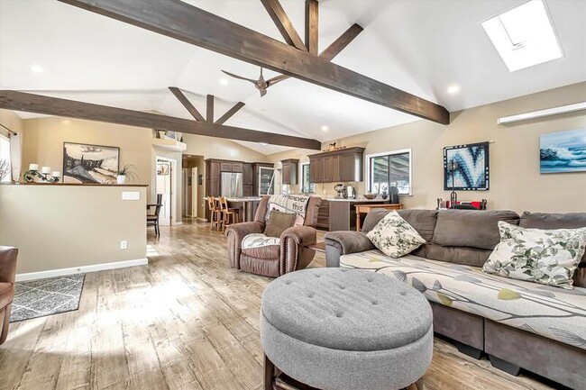Foto del edificio - 552 Bean Creek Rd