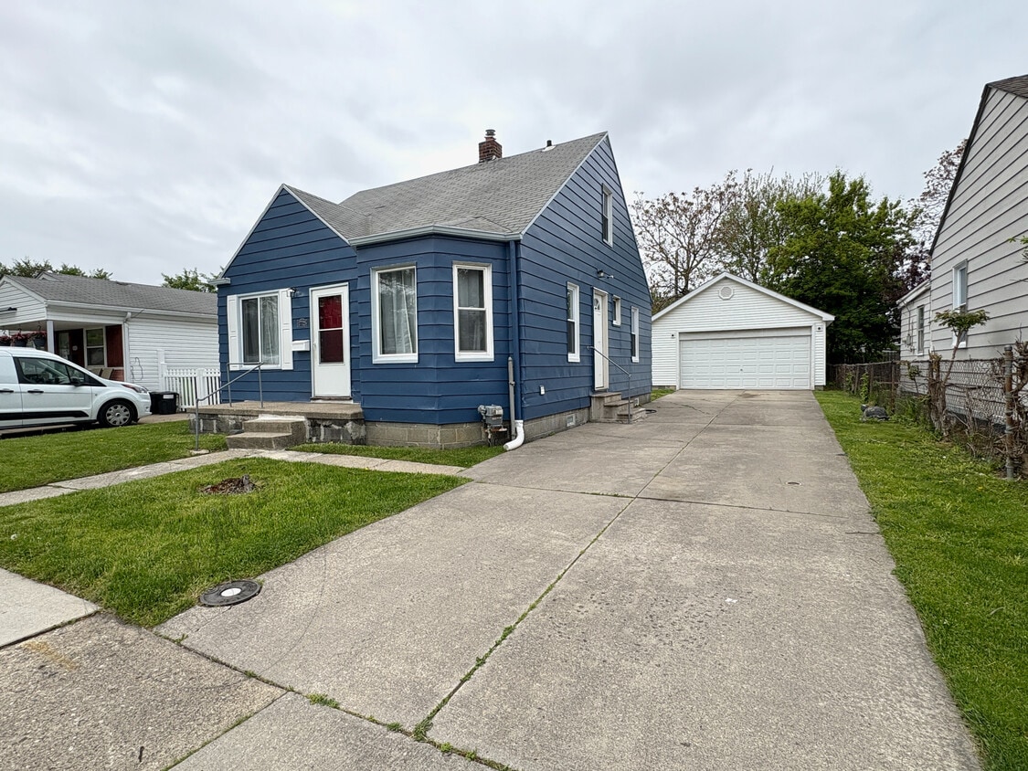 Primary Photo - 17725 Longfellow St