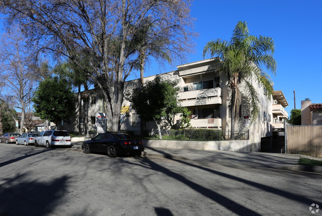 Primary Photo - Gilmore Villas