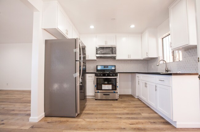 Building Photo - 555 S Breed St