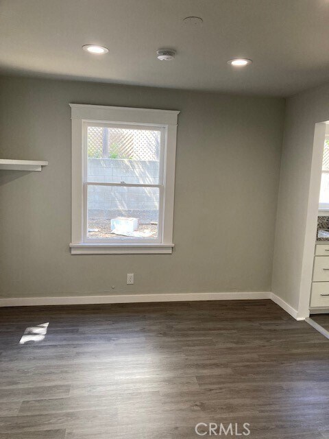 Foto del edificio - 2424 5th St