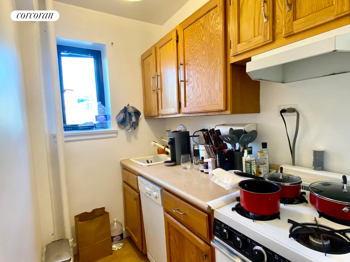 100 Remsen St Unit 6E, Brooklyn, NY 11201 Room for Rent in Brooklyn