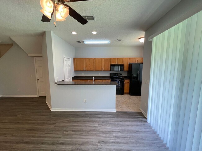 Foto del edificio - 3 Bedroom, 2.5 Bath Townhome in Kissimmee!