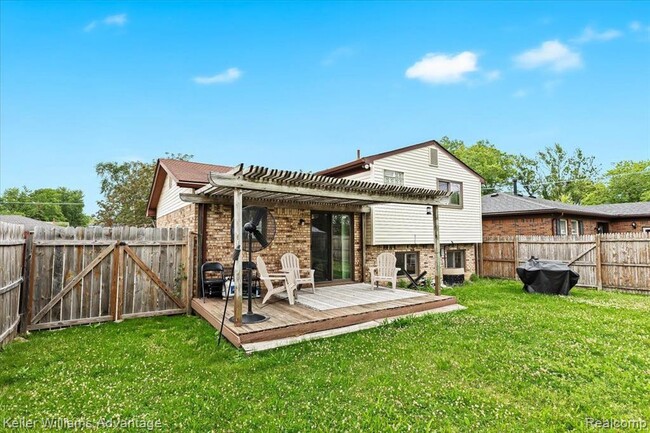 Building Photo - 4407 Briarwood Ave