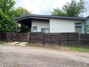 Building Photo - 1404 Singleton Ave