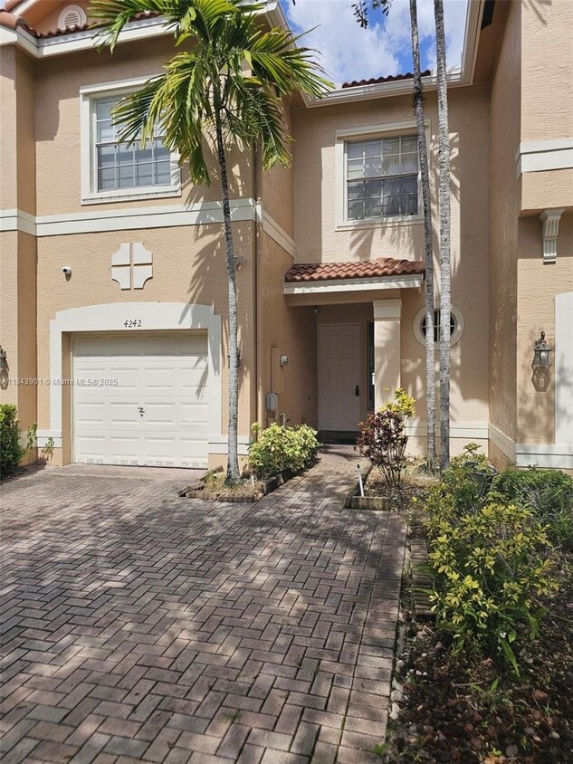 Primary Photo - 4242 SW 124th Way
