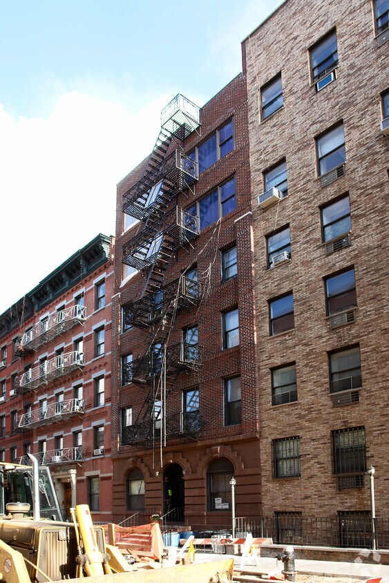 Building Photo - 531 W 49th St
