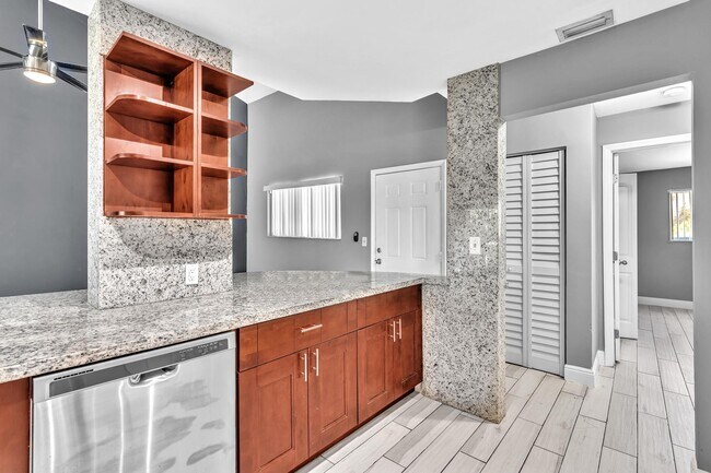 Foto del edificio - 3417 NW 44th St