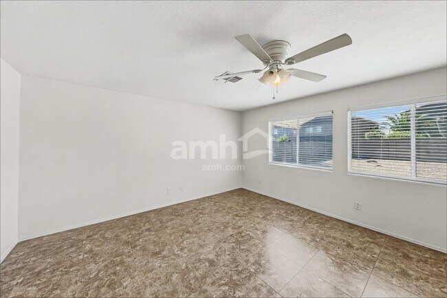 Foto del edificio - 13277 W Gelding Cir