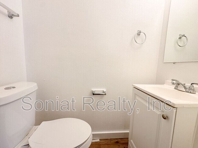 Foto del edificio - 7760 N Coronet Ct