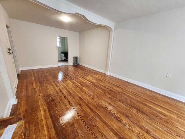 Building Photo - Spacious, BRIGHT, 2BR House w/ HW Floors, W/D
