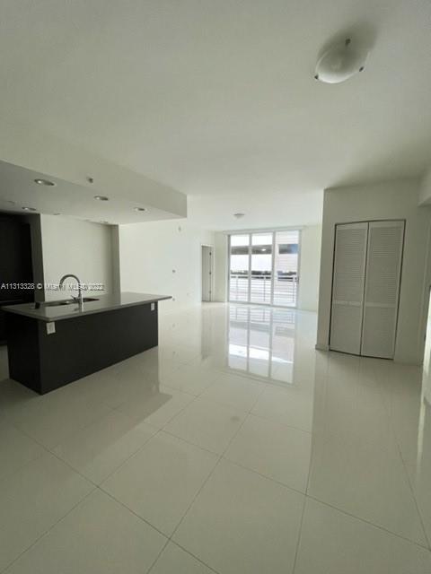 Foto del edificio - 7661 NW 107th Ave