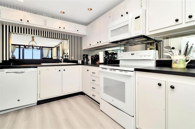 Foto del edificio - 15462 Gulf Blvd
