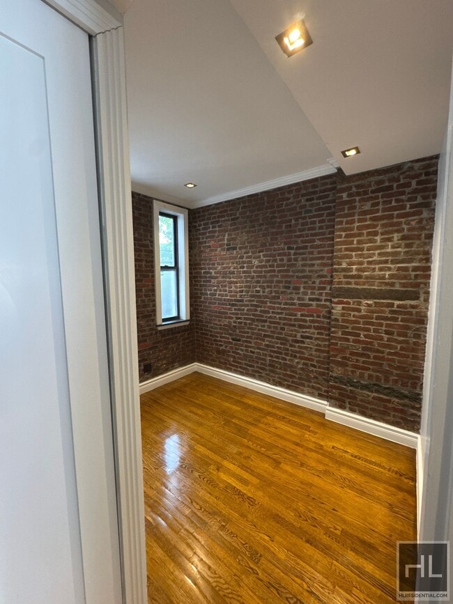 Building Photo - East 13th Street