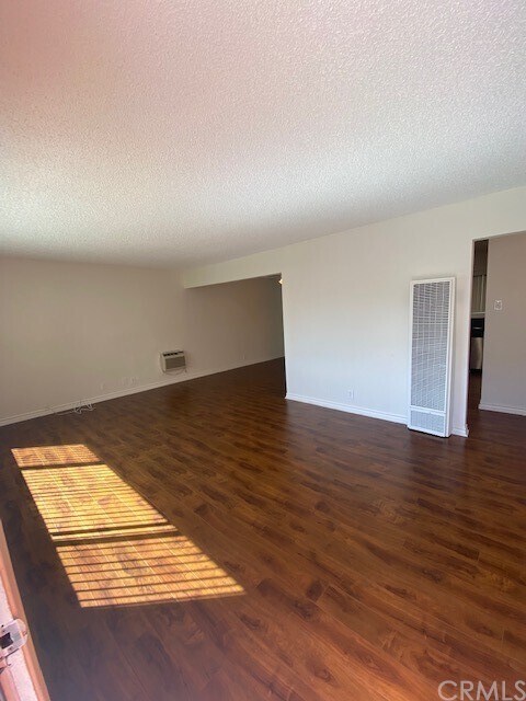Primary Photo - 11642 Coldbrook Ave