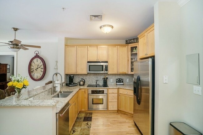 Building Photo - 59 Walpole St