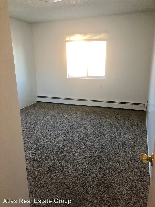 Building Photo - 3110 Mallard Dr