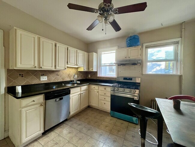 Foto del edificio - 49 Beech Glen St
